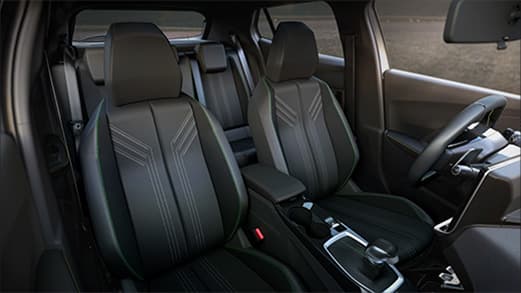 Novo Peugeot 2008 GT Hybrid Interior